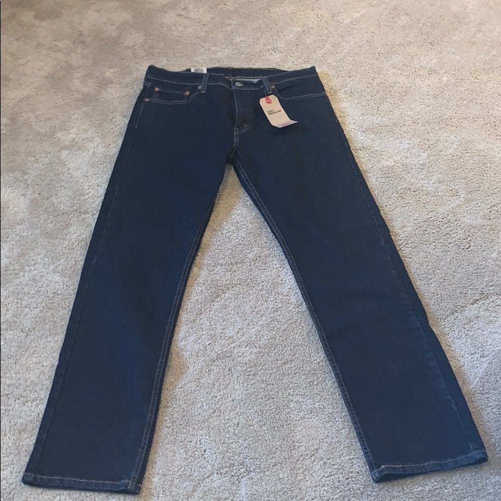 NWT Men’s Levi’s jeans size 33 x 32 never worn NEW